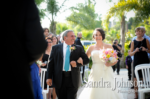 Best Lakeside wedding at Paradise Cove in Orlando, Florida - Wedding photographer - Sandra Johnson (SJFoto.com)